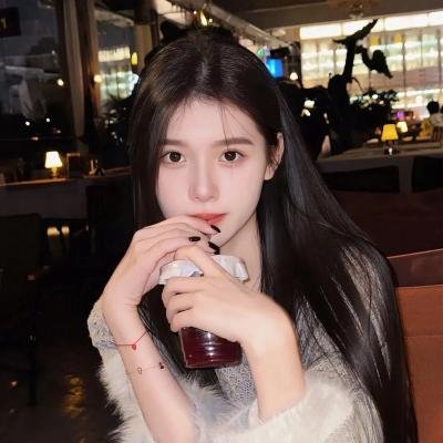 加油站的女孩